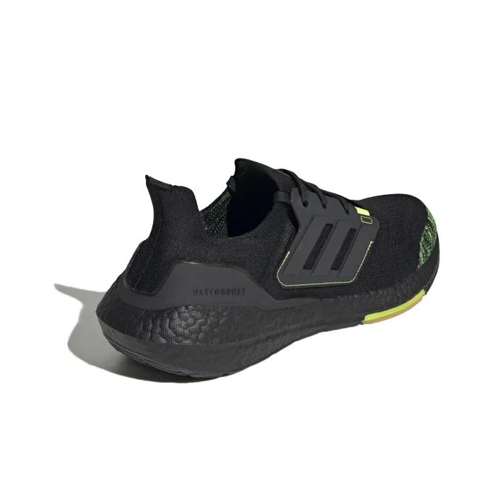 ULTRABOOST 22 - Image 4