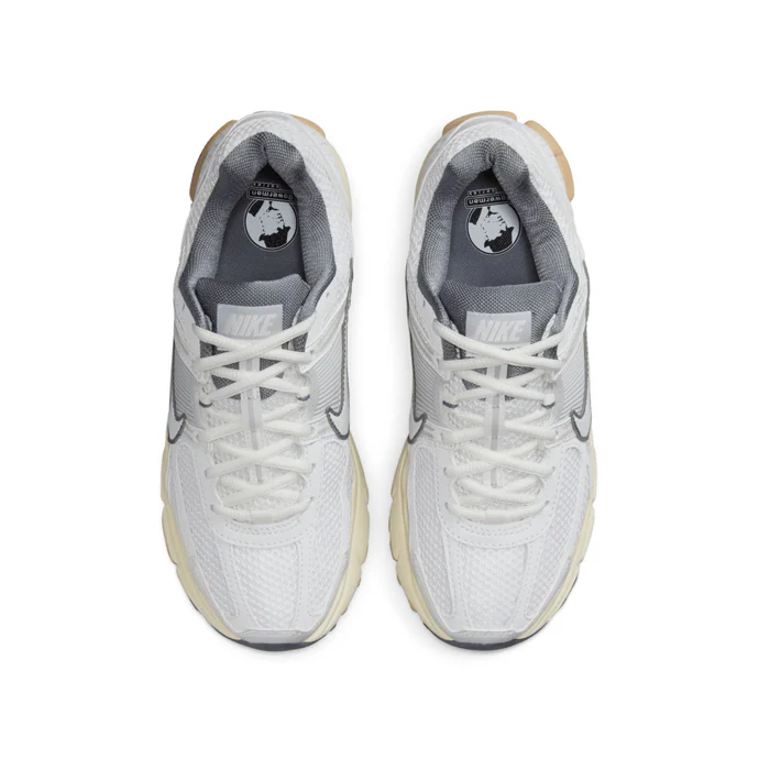WOMENS NIKE ZOOM VOMERO 5 - Image 5